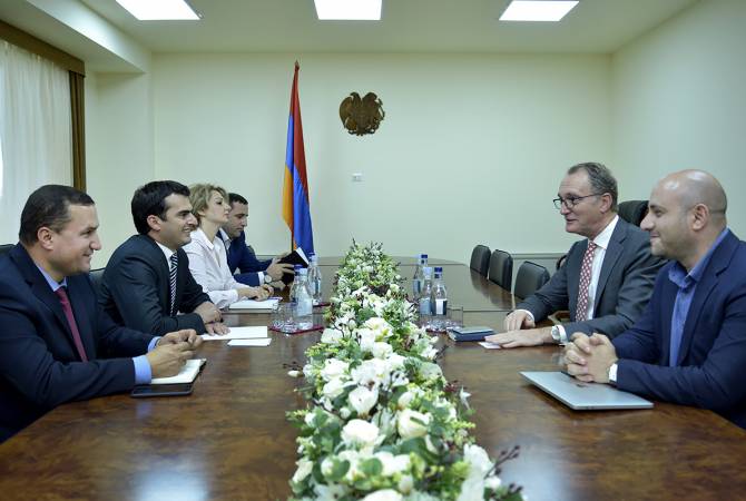 Hakob Archakian a reçu l’Ambassadeur extraordinaire et plénipotentiaire des Pays-Bas en Arménie 