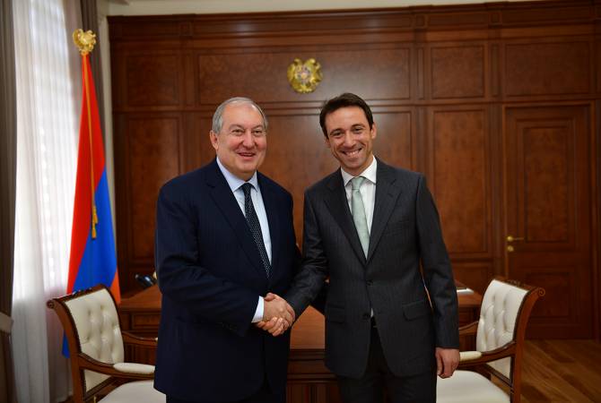 رئيس الجمهورية أرمين سركيسيان يستقبل رئيس بلدية يريفان هايك ماروتيان وبحث المشاريع الجديدة 
بيريفان 