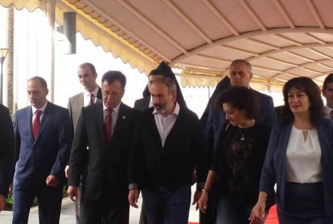 رئيس وزراء أرمينيا بالنيابة نيكول باشينيان والوفد المرافق يصل إلى بيروت في زيارة عمل 