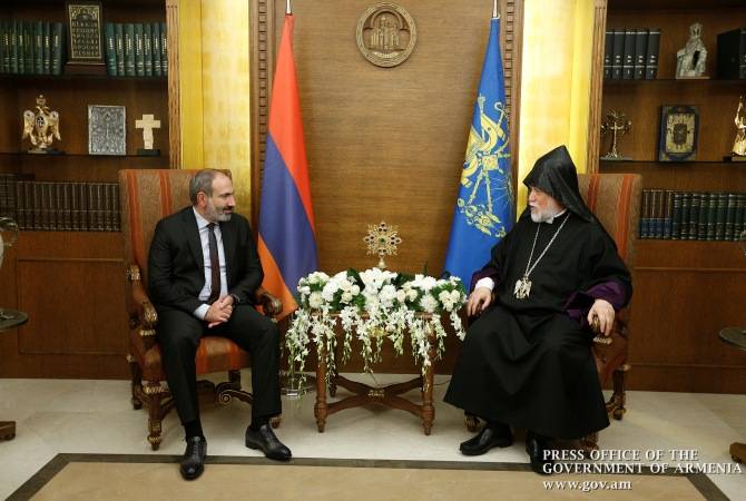 La rencontre entre Premier ministre par intérim de l'Arménie, Nikol Pashinyan, et Sa Sainteté 
Aram Ier, Catholicos de la Grande Maison de Cilicie, a eu lieu à Antélias.