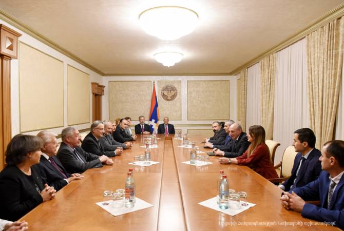  Bako Sahakyan a reçu la délégation de la commune  d'Arnouville
