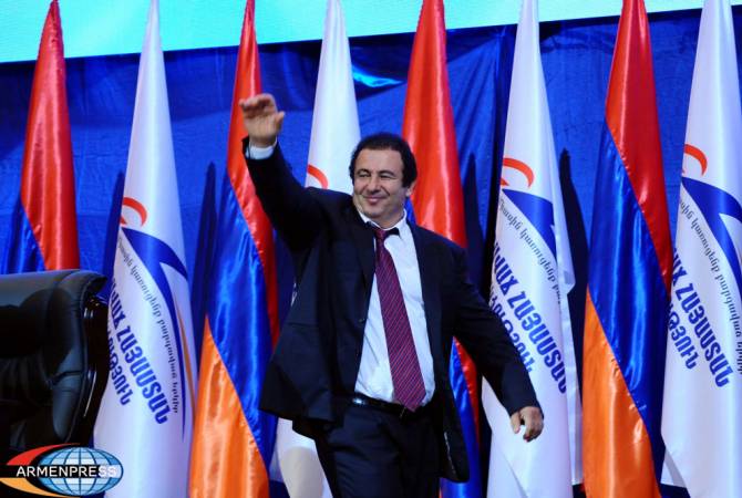 Вся политическая команда ППА считает, что их предвыборный список должен возглавить 
Гагик Царукян