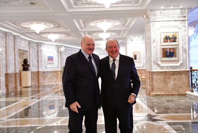 Rencontre entre le Président d’Arménie Sarkissian et son homologue biélorusse à Minsk 