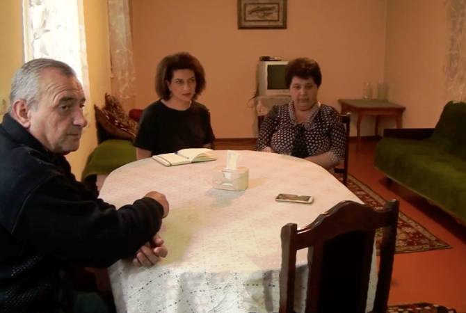 Анна Акопян посетила семью Карена Казаряна

