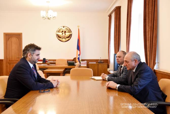 Бако Саакян принял руководителя Комитета кадастра недвижимости Армении Сархата 
Петросяна