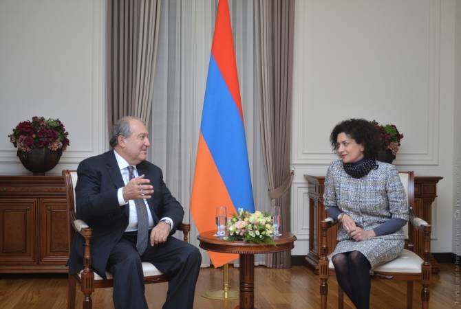 رئيس الجمهورية أرمين سركيسيان يستقبل زوجة رئيس الوزراء الأرميني بالنيابة آنّا هاكوبيان