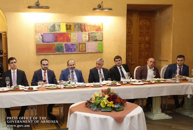 Nikol Pashinyan discusses measures for improving business environment with major 
entrepreneurs