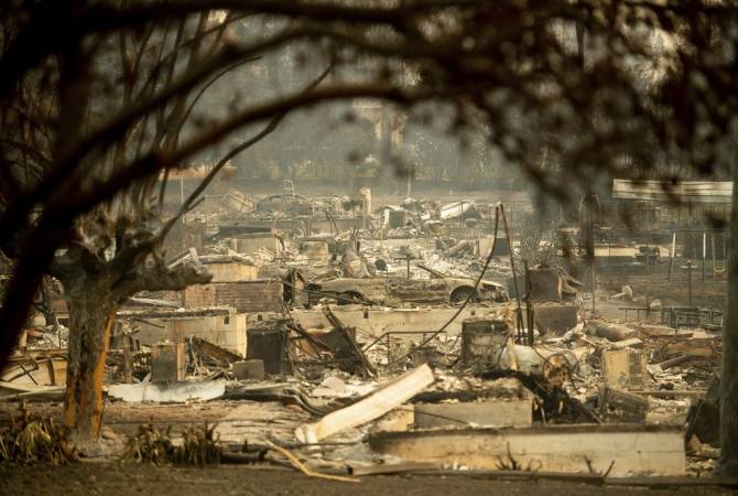 Число жертв пожаров в Калифорнии увеличилось до 42 человек