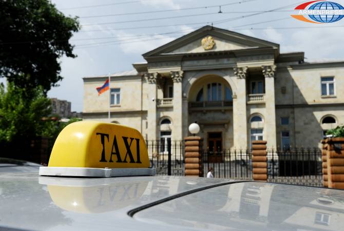 Government proposes to exempt private cab drivers from license fees 