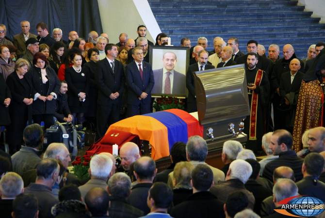 Yuri Vardanyan lies in repose in Yerevan 