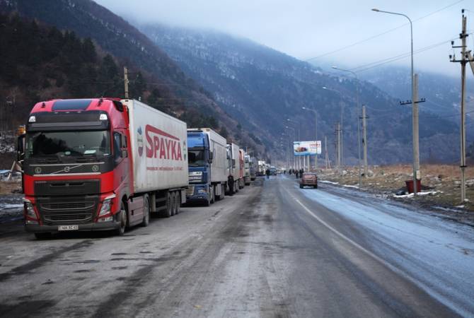 Stepantsminda-Lars highway closed for all types of vehicles