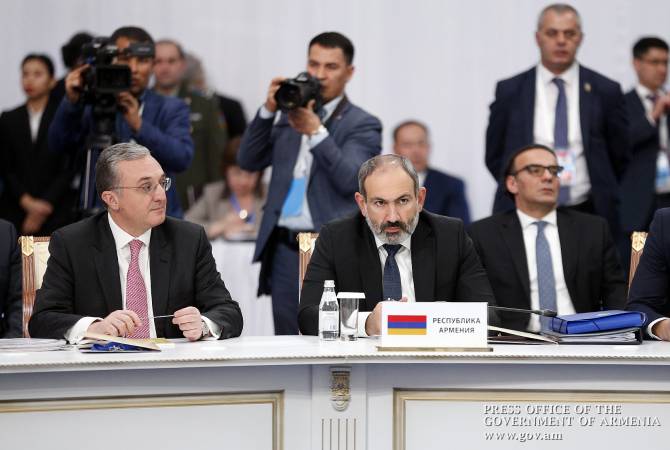 Je demanderai des éclaircissements aux Présidents de Biélorussie et du Kazakhstan : Nikol 
Pachinian sur la situation autour de la candidature du secrétaire général de l’OTSC 