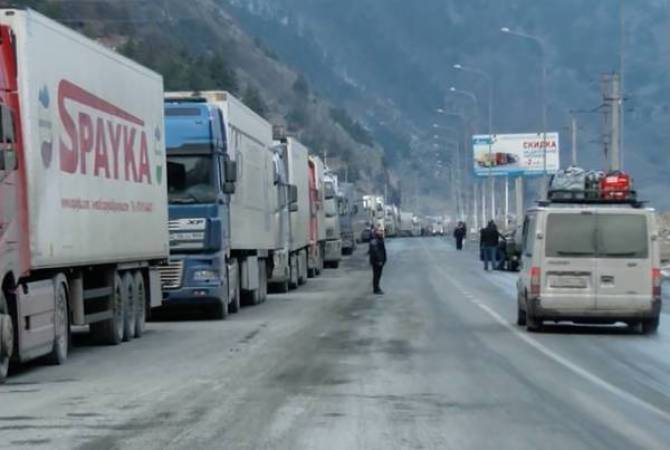 Дорога Степанцминда-Ларс закрыта для осуществления снегоочистительных работ