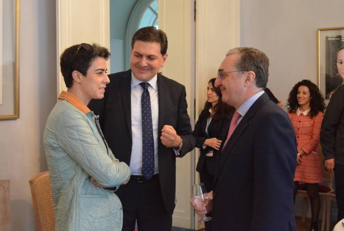 Зограб Мнацаканян встретился с представителями армянской общины Страсбурга

