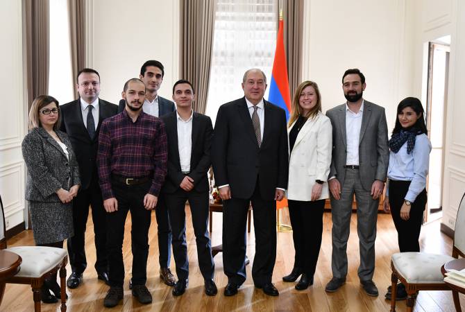 3 فرق مشاركة  بقمة سيفان للتكنولوجيا- 2018 نالت جوائز خاصة من رئيس الجمهورية أرمين سركسيان 
في القصر الرئاسي الأرميني