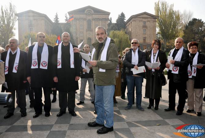 Партия “Сасна црер” начала свою агиткампанию во дворе парламента