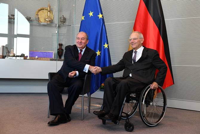 رئيس الجمهورية أرمين سركيسيان يزور البرلمان الألماني ويجتمع مع رئيس البوندستاغ فولفغانغ شولي