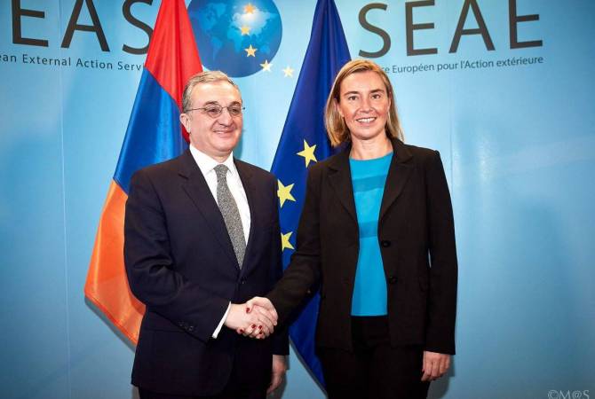 Zohrab Mnatsakanian a discuté  de questions inscrites à l'ordre du jour entre l’Arménie et 
l’Union européenne avec Federica Mogherini