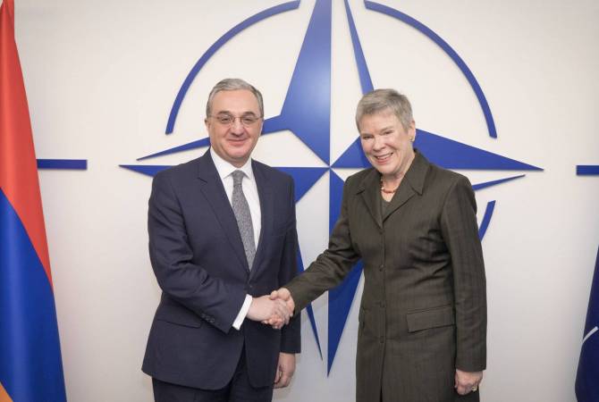 И.о. министра ИД Армении и замгенсека НАТО высоко оценили партнерские отношения в 
различных областях