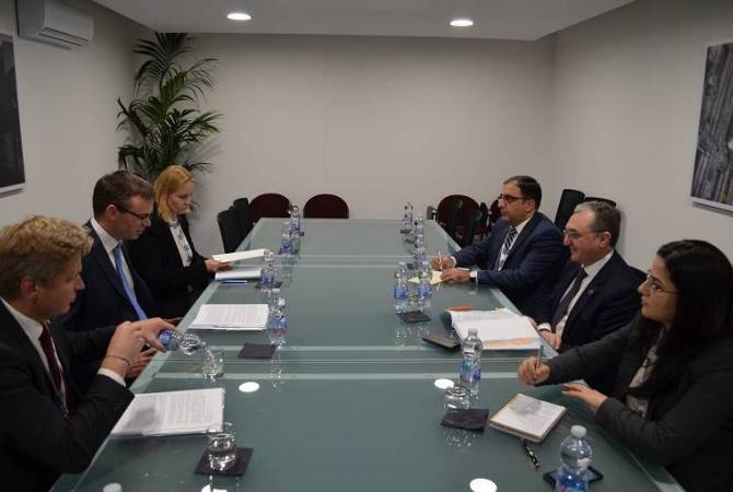Armenian, Estonian FMs discuss cooperation in Milan 