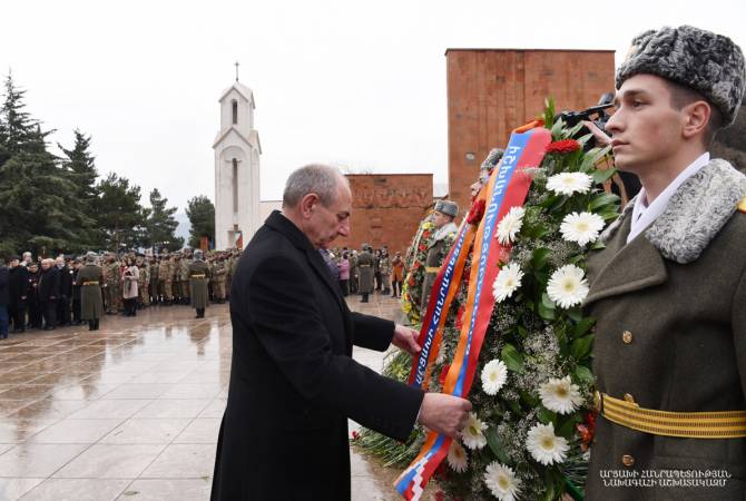 President of Artsakh pays tribute to memory of Spitak earthquake victims in Stepanakert 
Memorial