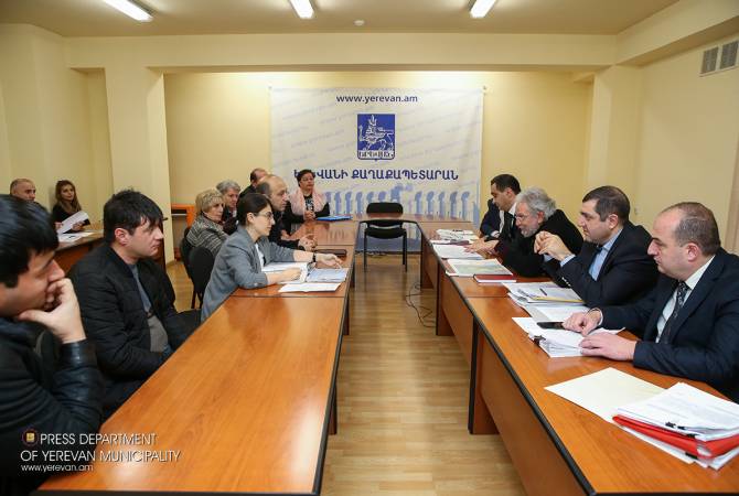 Ни один вопрос граждан не  останется без ответа — вице-мэры и главный  архитектор  
Еревана приняли  граждан столицы