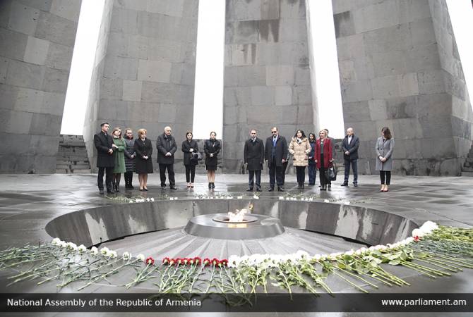 Генеральные секретари парламентов стран Восточного партнерства отдали дань уважения 
в мемориале Цицернакаберда