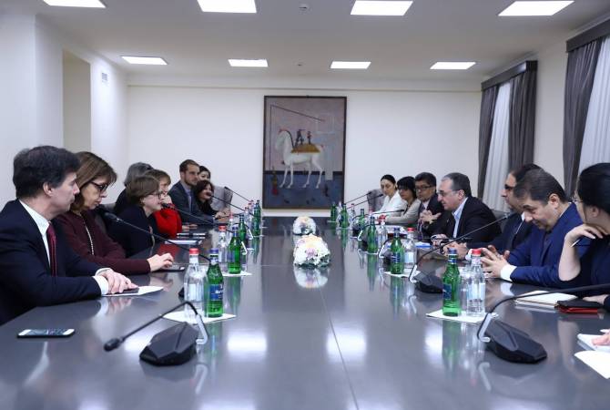 Armenia’s acting FM receives European Parliament’s observer mission members