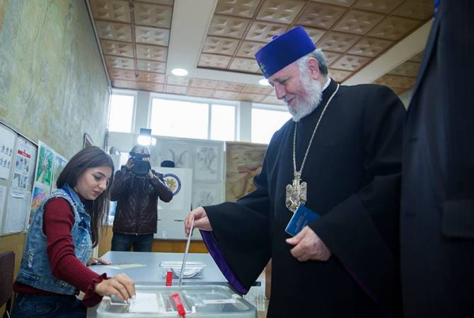 Католикос проголосовал за стабильность, мир и прогресс в стране
