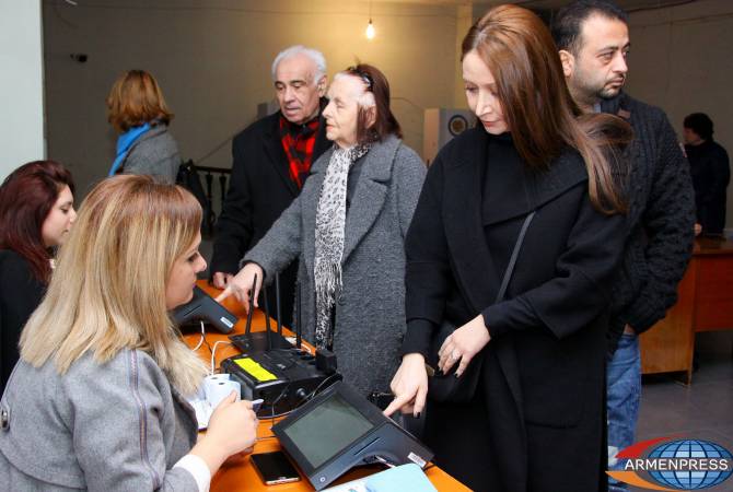 На участке 9/58 в Ереване выборы проходят без нарушений
