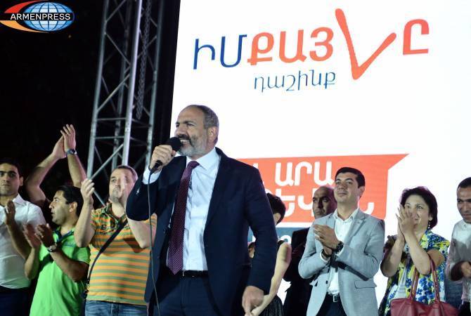 Nikol Pashinyan arrives at headquarter of “My Step” block