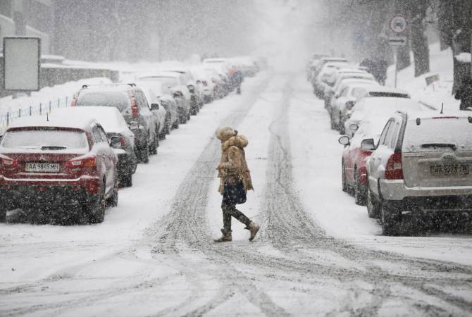 Более 300 тысяч жителей юго-востока США остались без света из-за снегопада
