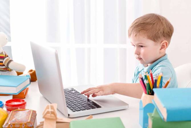 Գիտնականները պարզել են, որ համակարգչային խաղերը եւ Համացանցը դանդաղեցնում են երեխայի ուղեղի զարգացումը 
