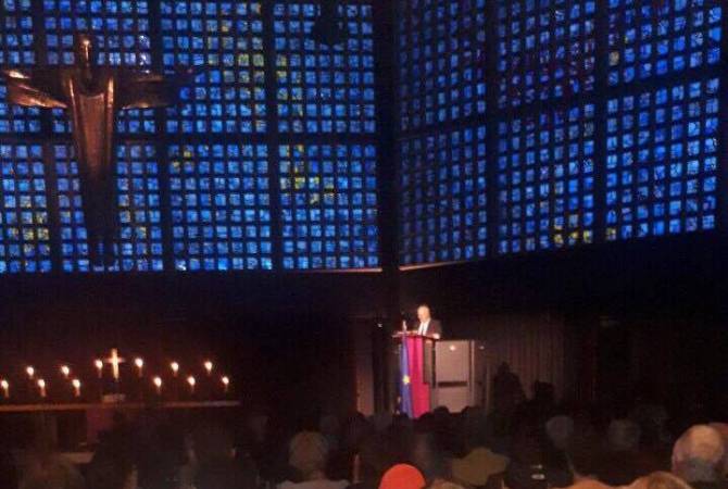 Գերմանիայում ՀՀ  դեսպան Աշոտ Սմբատյանը ելույթ է ունեցել Բեռլինի հիշողության 
եկեղեցում