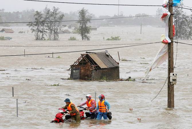 Во Вьетнаме 14 человек погибли из-за наводнений