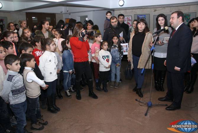 ARMENPRESS, Khnko Aper Library and Edit Print mark jubilee years by an exhibition of newly 
published books for children