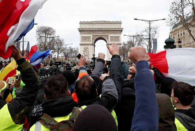 France prepares for new wave of “Yellow Vest” protests