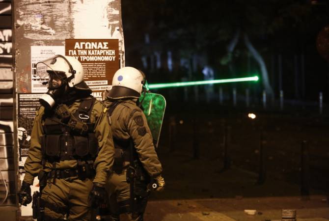 Мощный взрыв произошел у здания греческого телеканала