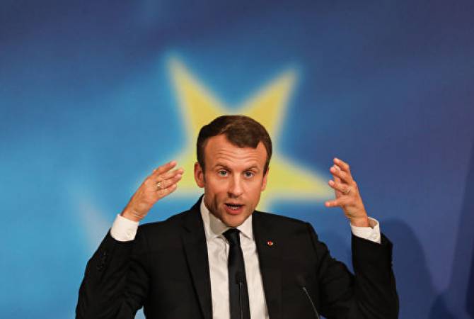 Макрон отменил выступление по внешней политике Франции из-за проблемы "желтых 
жилетов"
