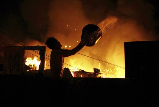 Пожар уничтожил около 600 домов в Бразилии