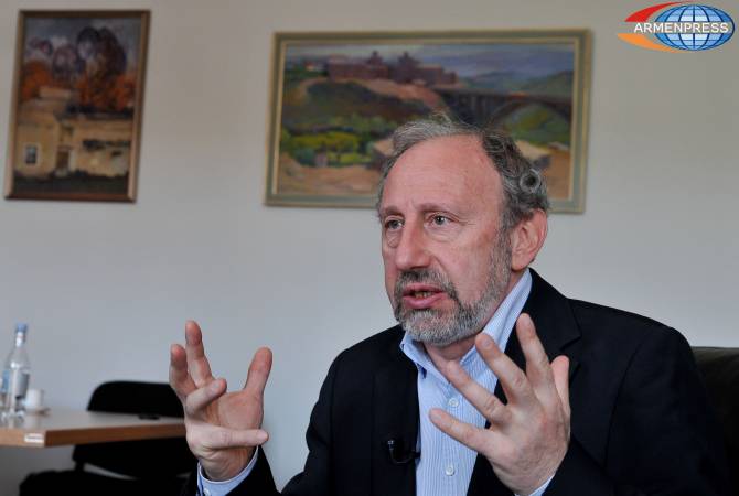 Исполнительный директор Общественного радио Армении Марк Григорян подал в 
отставку

