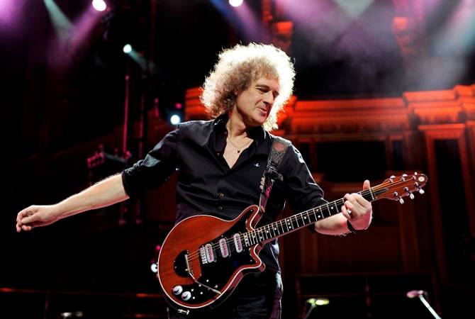 Image result for гитарист Queen исполнит первый за 20 лет сингл в центре управления полетами NASA
