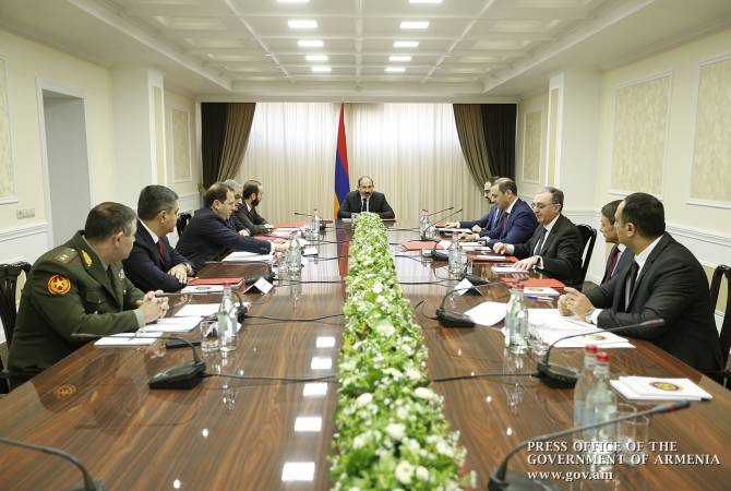 نحن بحاجة لاستخلاص النتائج حول التطورات الجارية بالبيئة الأمنية-رئيس الوزراء بالنيابة نيكول باشنيان 
في جلسة مجلس الأمن الأرميني-