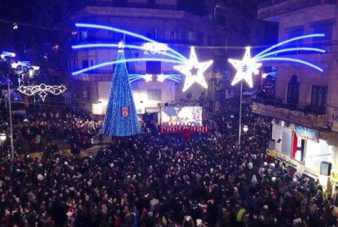 Սիրիացի քրիստոնյաները Հալեպում եւ Դամասկոսում նշել են Սուրբ Ծնունդը 
