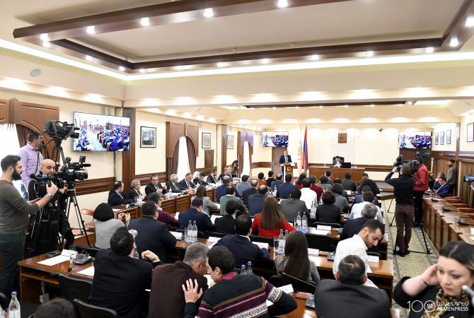 مجلس مدينة يريفان يصدّق خطة عمل المدينة للفترة 2019-2023 بأغلبية 28 صوت مقابل 10 أصوات ضد 
وامتناع 12 عضو عن التصويت