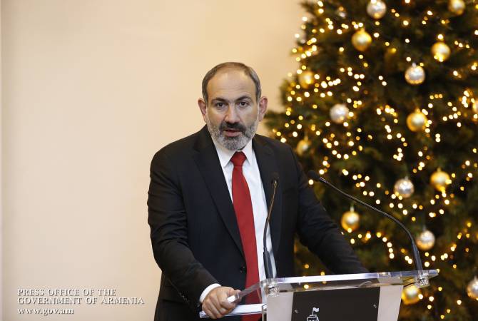 Никол Пашинян принял участие в приеме МИД по случаю Нового года и Рождества

