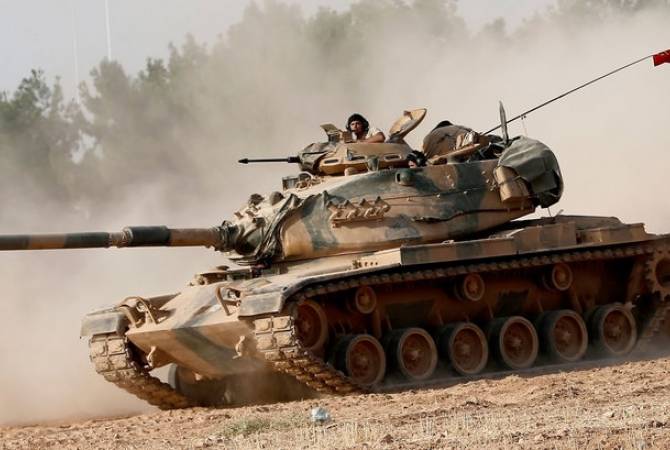 Turkish tanks cross into Syria 