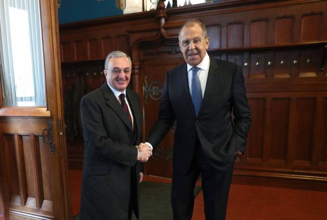 وزير الخارجية الأرميني بالنيابة زوهراب مناتساكانيان يلتقي وزير الخارجية الروسي سيرجي لافروف في 
موسكو