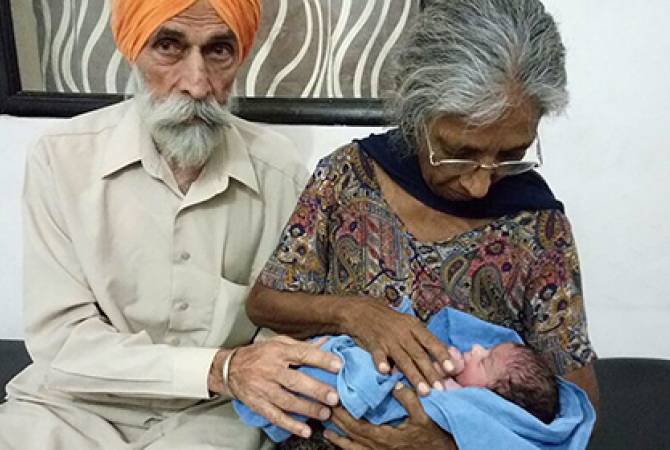 Жительница Индии стала самой пожилой мамой в мире