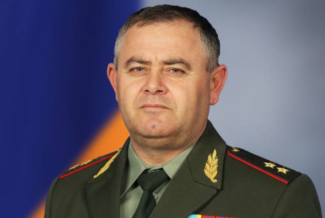 رئيس الأركان العامة للقوات المسلحة الأرمينية الجنرال أرتاك دافتيان يشترك بإجتماع القيادة العسكرية 
للناتو- في إطار «المهمة الحاسمة» في أفغانستان-